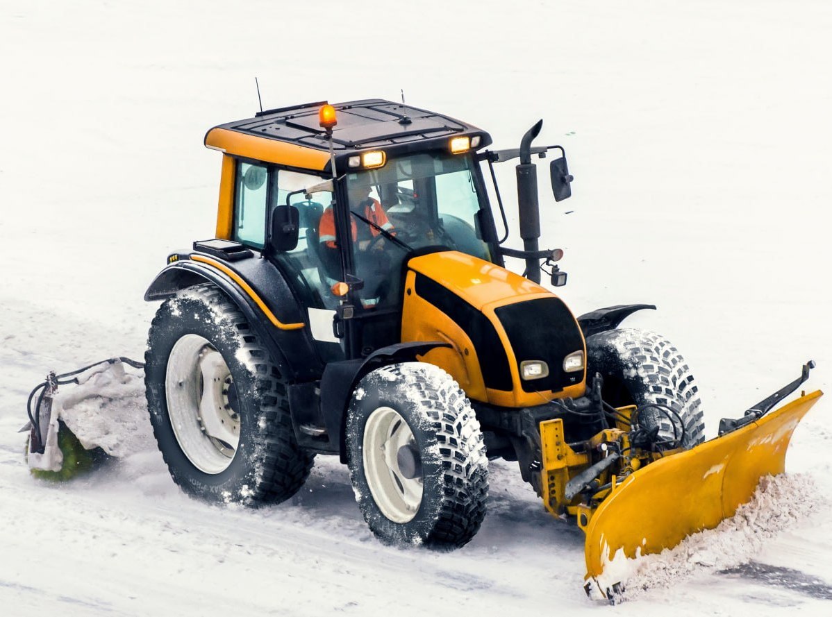 Сделано в BKT: RIDEMAX FROST для тракторов, используемых для перевозки грузов и муниципальных работ в зимних условиях